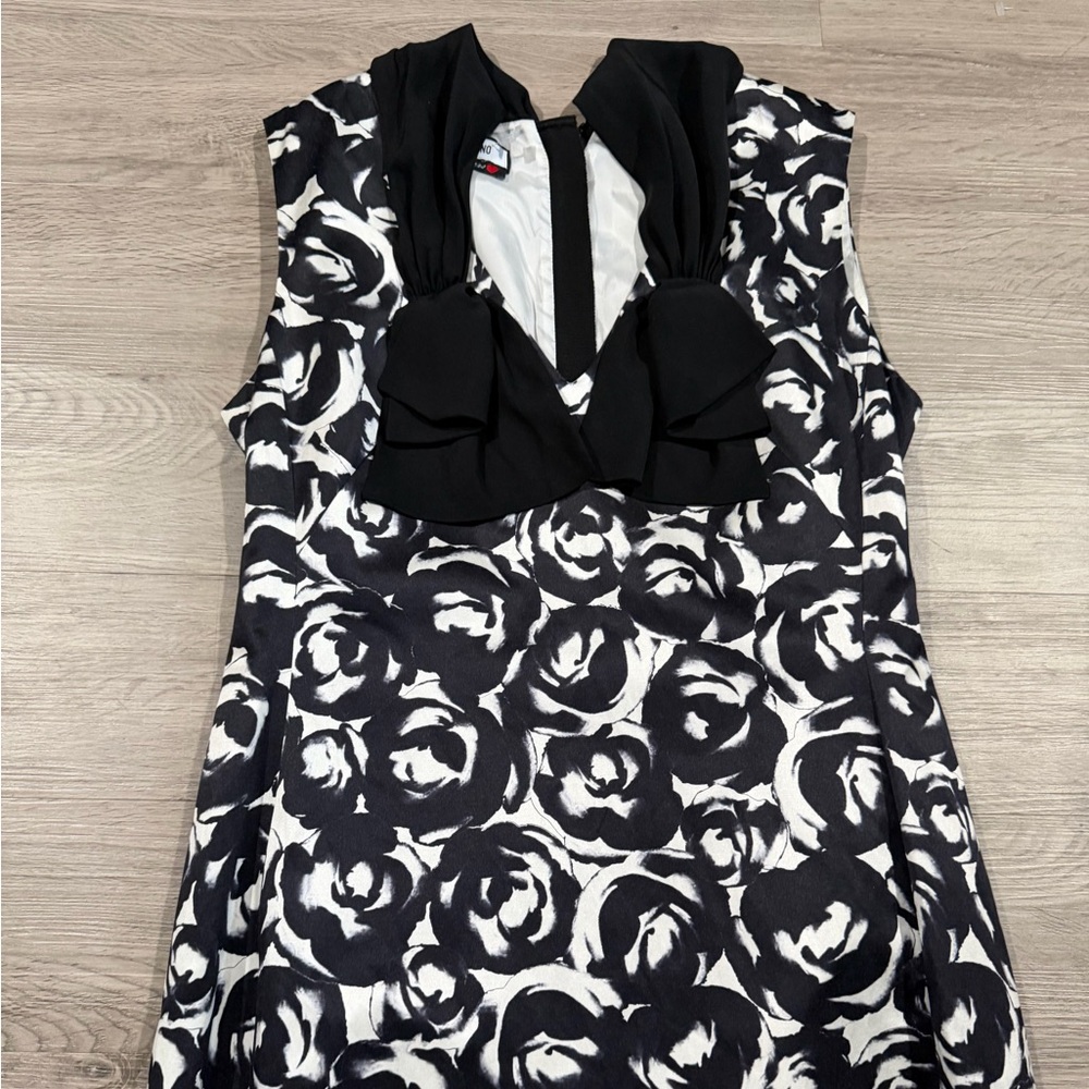 Moschino Silk Black and White Floral Sleeveless Dress - Picture 2 of 6